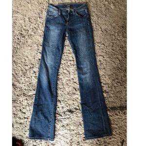Joes Jeans skinny kick style jeans!